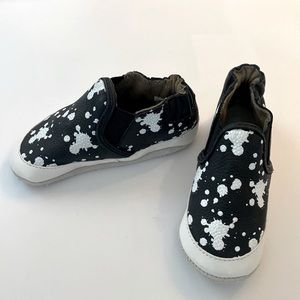 Splatter crib shoes